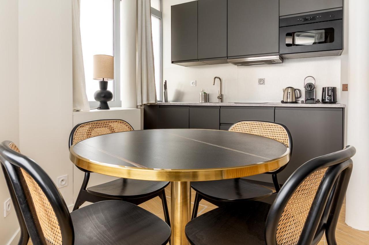 Lovely Apartment Close To Eiffel Tower Parigi Esterno foto